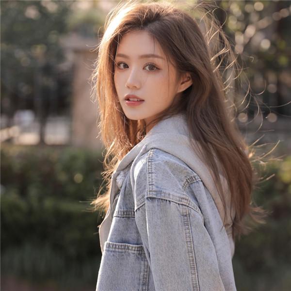 清纯写真户外照片女生头像