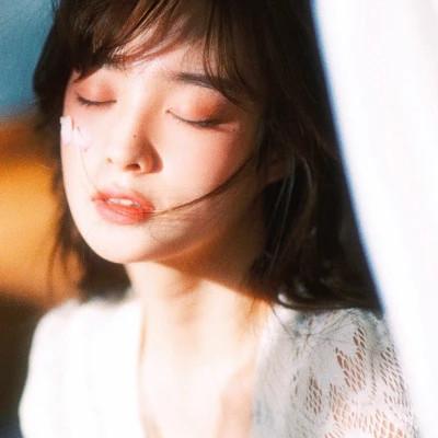 高级感头像女复古文艺图片40张