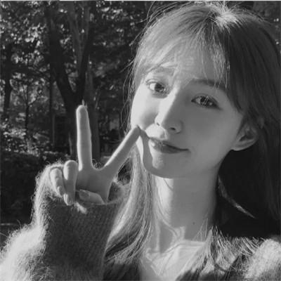 高级头像女氛围感黑白97张