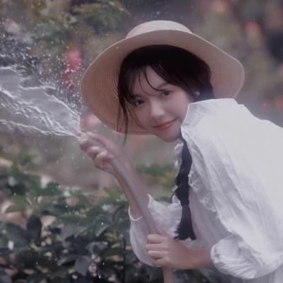 高级感头像女复古文艺图片40张