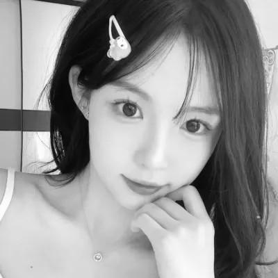 高级感满满的黑白风格女头56张