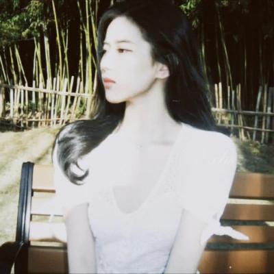 胶片质感女头青春高清48张
