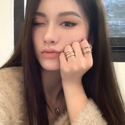 自由且高级的头像 高清一看就很自由的头像女