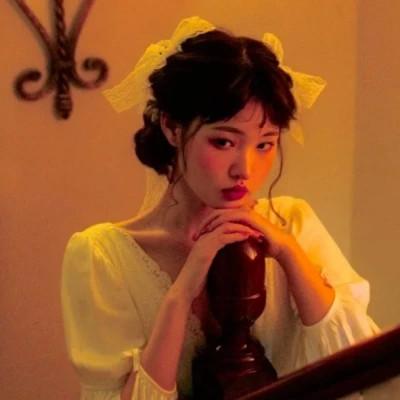 高级感头像女复古文艺图片40张