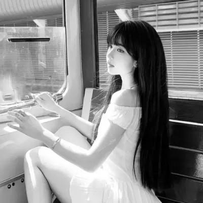 高级感满满的黑白风格女头56张