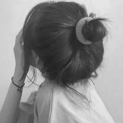 高级头像女氛围感黑白97张