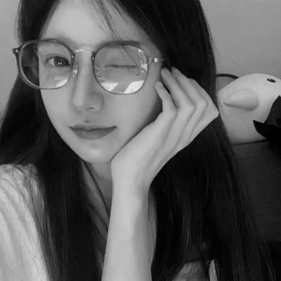 高级头像女氛围感黑白97张