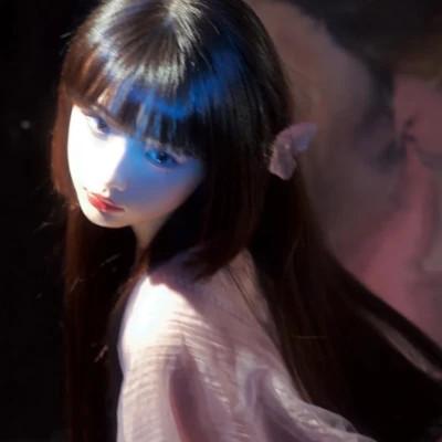 自由且高级的头像 高清一看就很自由的头像女