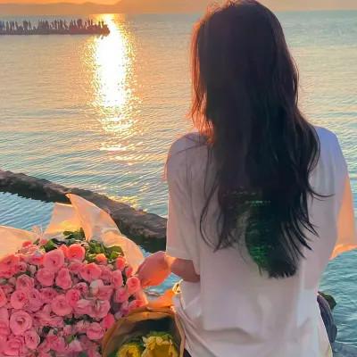 高级不露脸治愈系女生头像图片