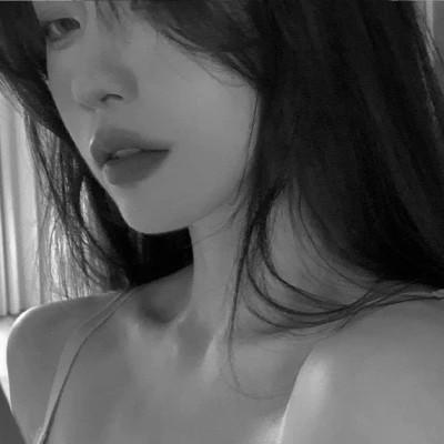 高级头像女氛围感黑白97张