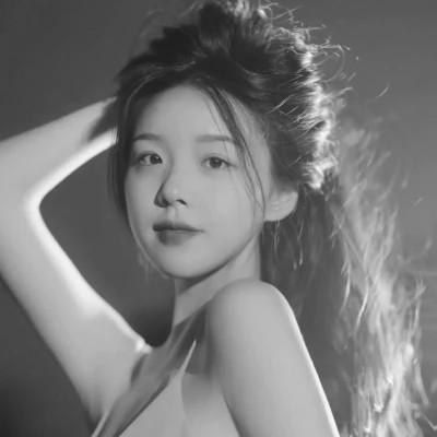 黑白好看女生头像69张
