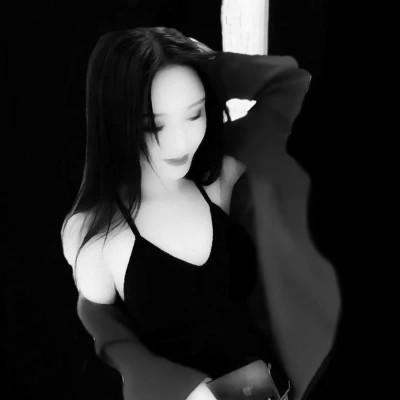 黑白酷情头 一男一女不显眼的甜酷情头黑白图片