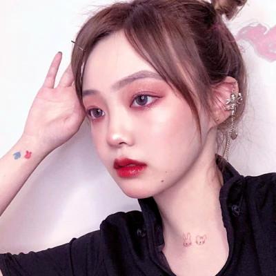 纯欲风最新干净超耐看的女生头像114张