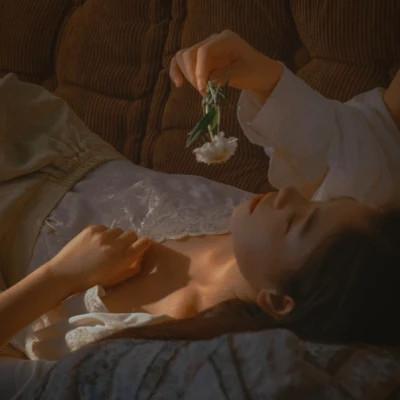 自由而浪漫的氛围感女头图片60张，女神芳华，自在飘逸