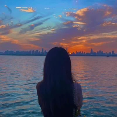迷人背影女生头像图片，忍不住心动