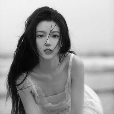 黑白好看女生头像69张