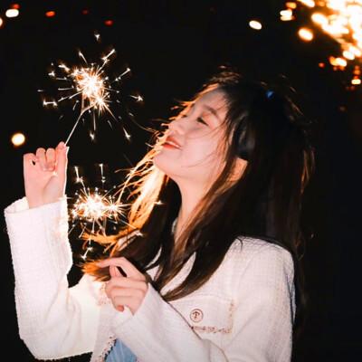 精致唯美女生头像 高清精致好看唯美的温柔女头图片