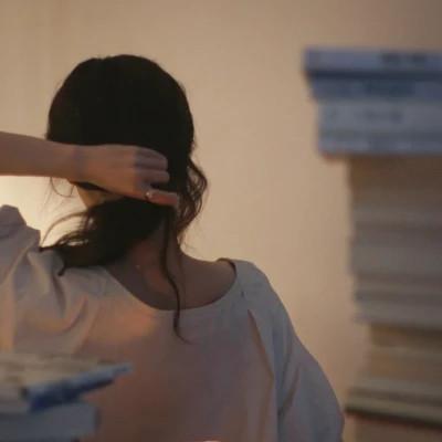 自由而浪漫的氛围感女头图片60张，女神芳华，自在飘逸