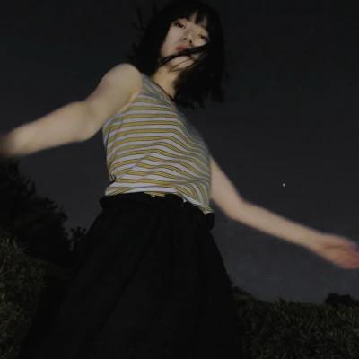 自由而浪漫的氛围感女头图片60张，女神芳华，自在飘逸