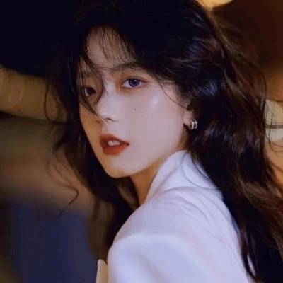知性优雅的女生图片头像41张