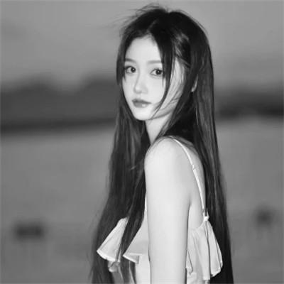 黑白好看女生头像69张