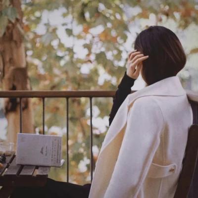 自由而浪漫的氛围感女头图片60张，女神芳华，自在飘逸
