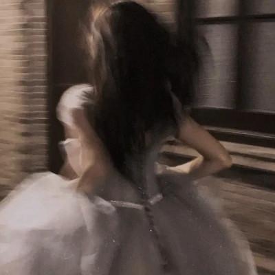 自由而浪漫的氛围感女头图片60张，女神芳华，自在飘逸