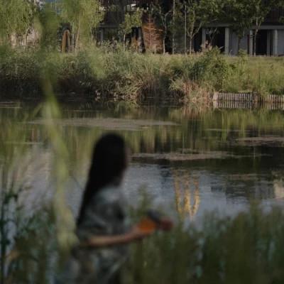 自由而浪漫的氛围感女头图片60张，女神芳华，自在飘逸