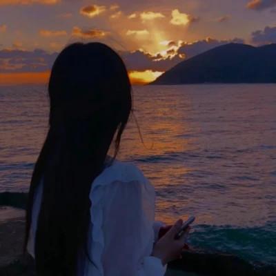 迷人背影女生头像图片，忍不住心动