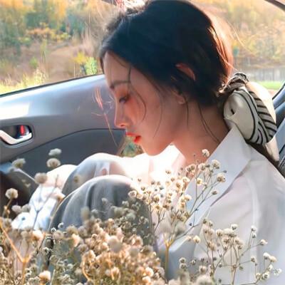 精致唯美女生头像 高清精致好看唯美的温柔女头图片