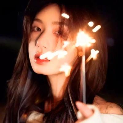 精致唯美女生头像 高清精致好看唯美的温柔女头图片