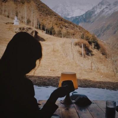 自由而浪漫的氛围感女头图片60张，女神芳华，自在飘逸