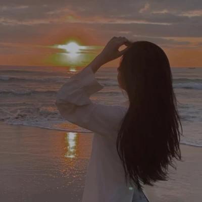 迷人背影女生头像图片，忍不住心动