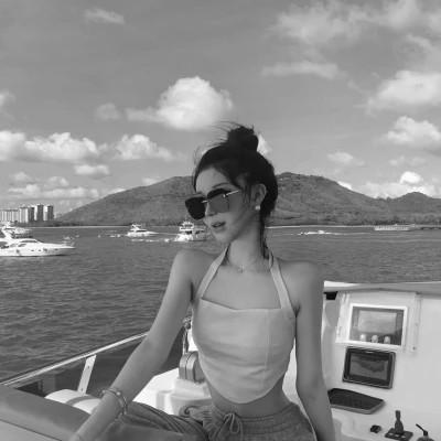 黑白气质美女头像图片大全124张