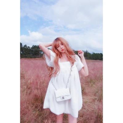 白边女头像