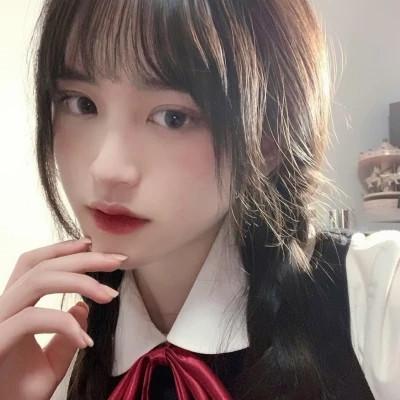 青春少年感十足的女生头像