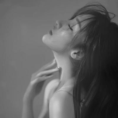 黑白气质美女头像图片大全124张