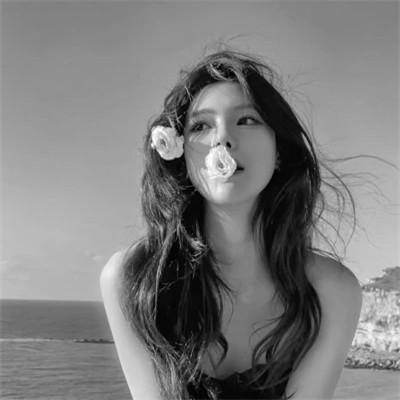 黑白气质美女头像图片大全124张