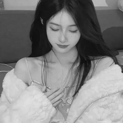 黑白气质美女头像图片大全124张