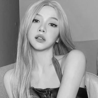 黑白气质美女头像图片大全124张