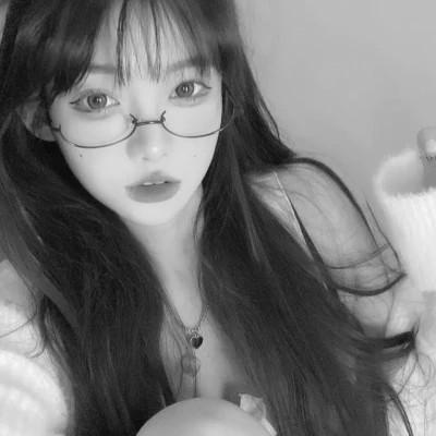 黑白气质美女头像图片大全124张