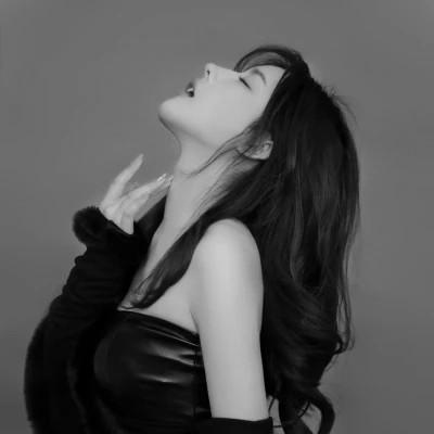 黑白气质美女头像图片大全124张