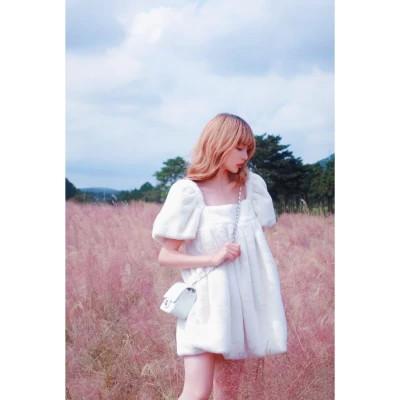 白边女头像