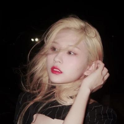 青春少年感十足的女生头像