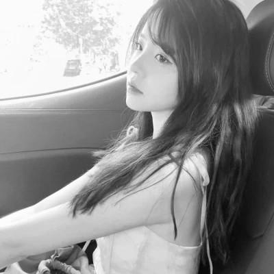 黑白气质美女头像图片大全124张