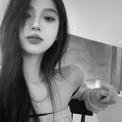 黑白气质美女头像图片大全124张