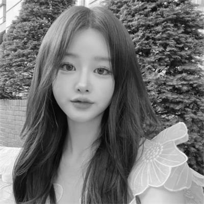 黑白气质美女头像图片大全124张
