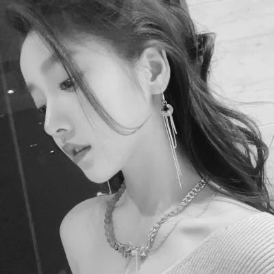 黑白气质美女头像图片大全124张