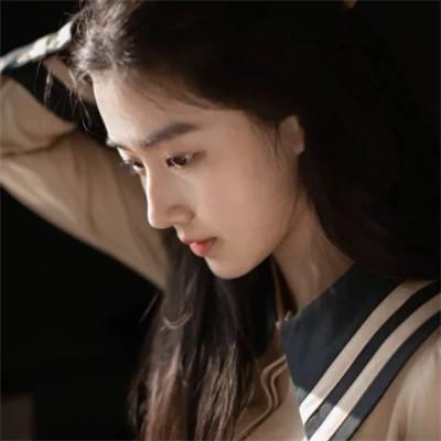 青春少年感十足的女生头像