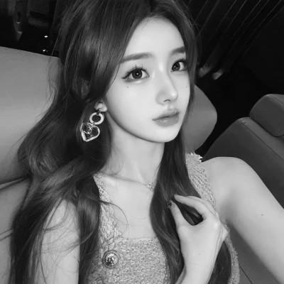 黑白气质美女头像图片大全124张